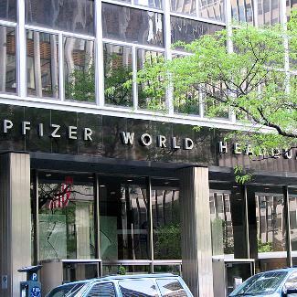 En bild på Pfizers kontorsfasad
